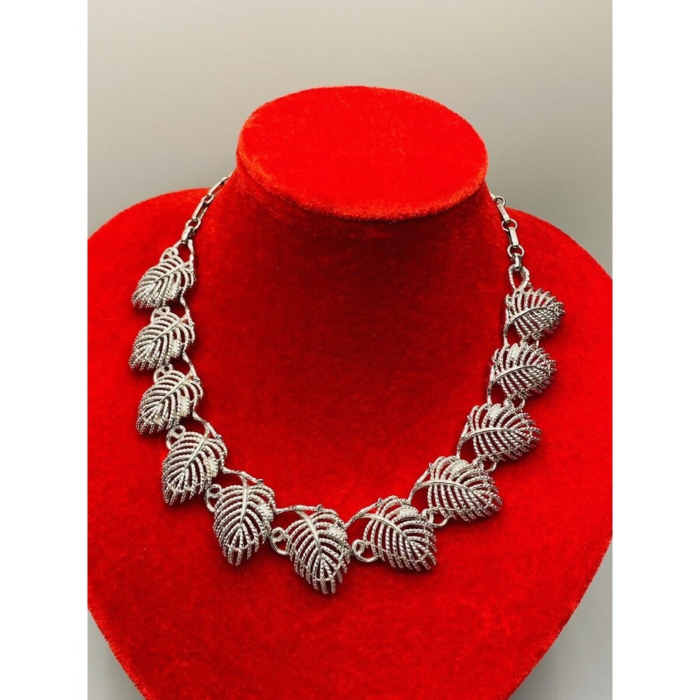 Lisner Vintage Botanical Leaves‎ Choker Necklace Silver-Tone 16"
